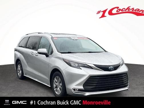 2024 Toyota Sienna XLE