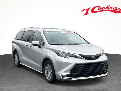 2024 Toyota Sienna XLE