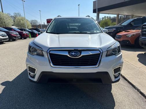 Crystal White Pearl 2019 Subaru Forester Limited
