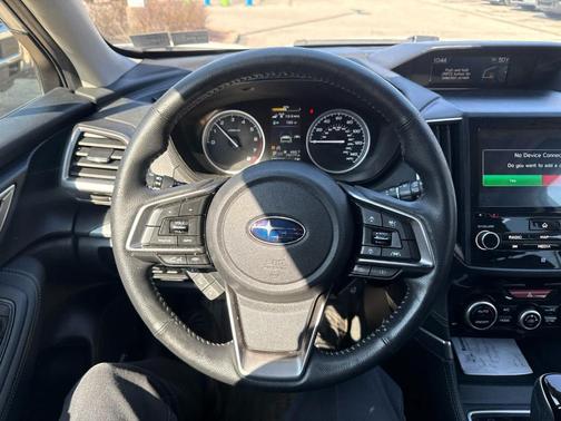 Crystal White Pearl 2019 Subaru Forester Limited