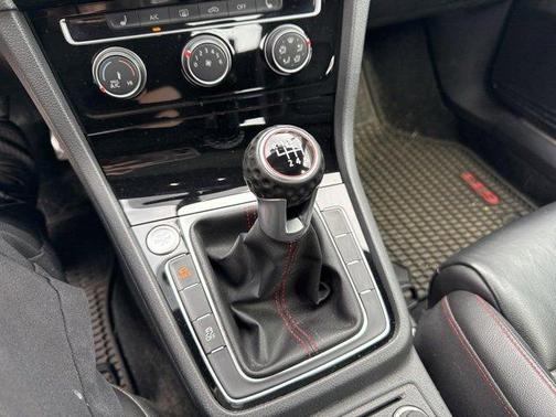 2019 Volkswagen Golf GTI 2.0T SE