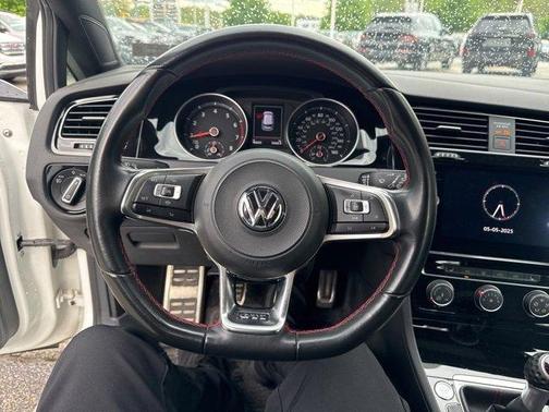 2019 Volkswagen Golf GTI 2.0T SE