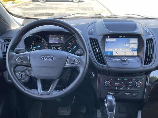 Oxford White 2019 Ford Escape SE