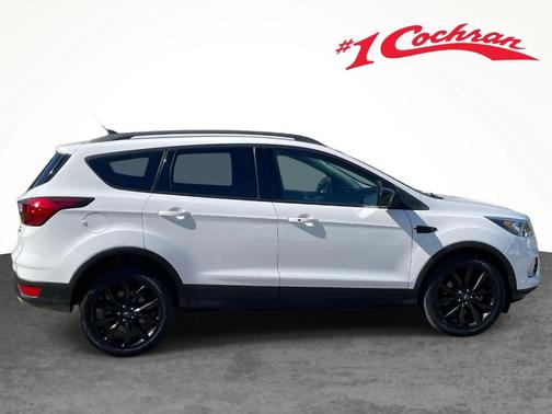 Oxford White 2019 Ford Escape SE