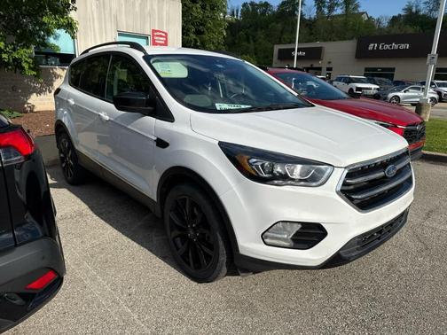 Oxford White 2019 Ford Escape SE