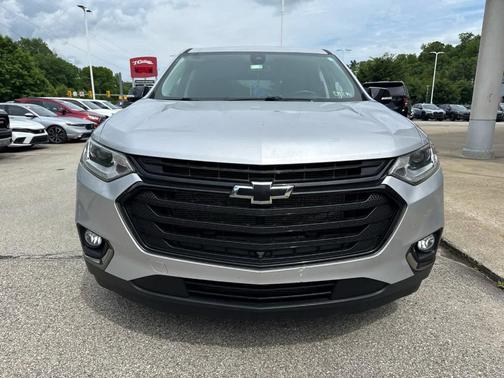 Silver Ice Metallic 2020 Chevrolet Traverse LT Leather