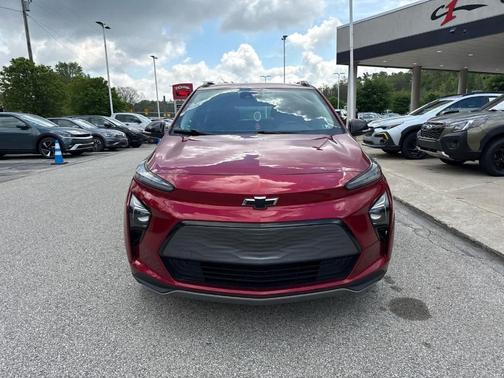 Cherry Red Tintcoat 2022 Chevrolet Bolt EUV LT