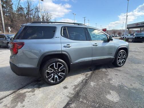 2021 GMC Acadia SLT