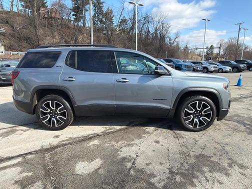 2021 GMC Acadia SLT