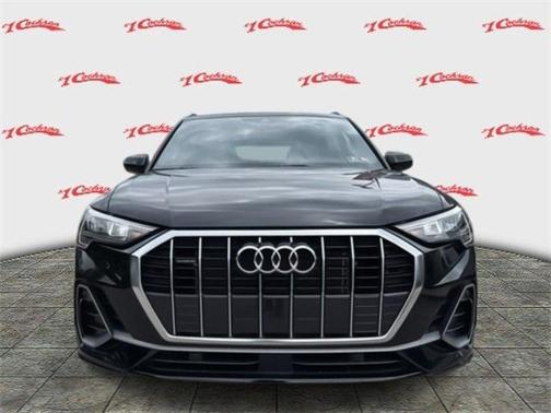 2022 Audi Q3 45 S line Premium