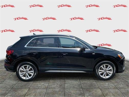 2022 Audi Q3 45 S line Premium