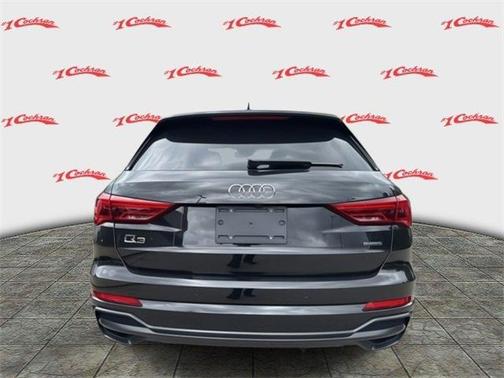 2022 Audi Q3 45 S line Premium