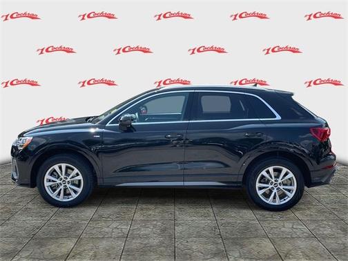 2022 Audi Q3 45 S line Premium