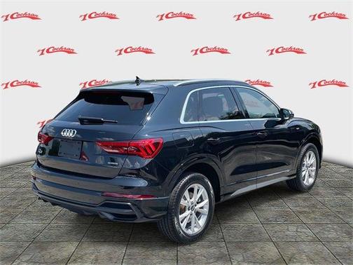 2022 Audi Q3 45 S line Premium
