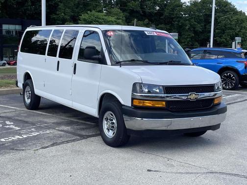 Summit White 2024 Chevrolet Express 3500 LT