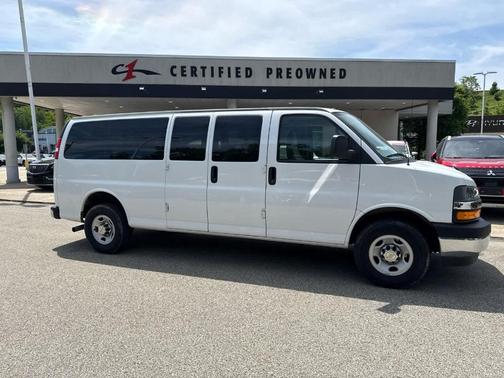 Summit White 2024 Chevrolet Express 3500 LT