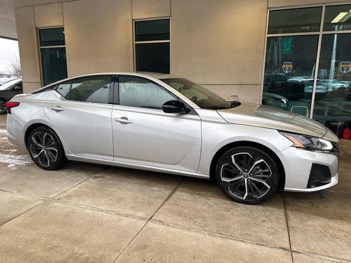 2024 Nissan Altima 2.5 SR