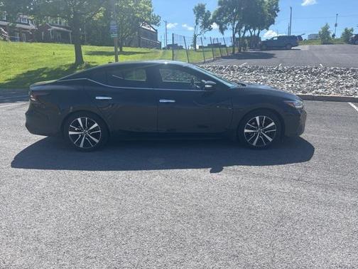 2021 Nissan Maxima SV