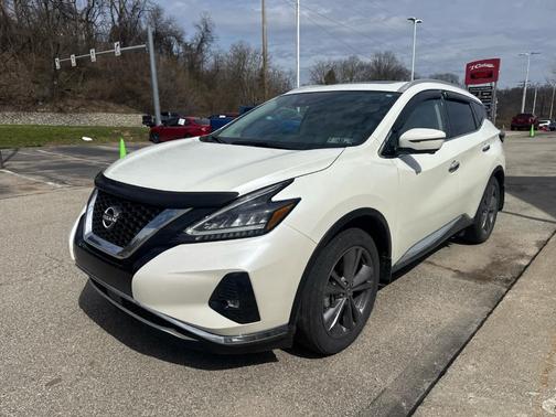 White 2023 Nissan Murano Platinum