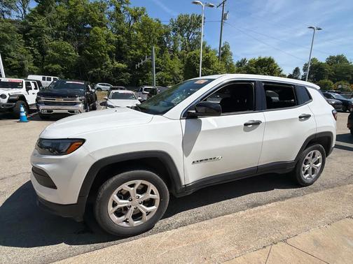 Bright White Clearcoat 2024 Jeep Compass Sport