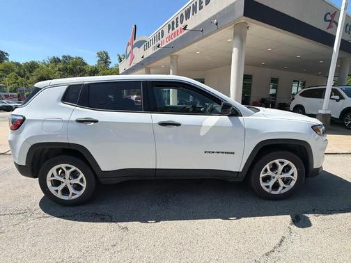 Bright White Clearcoat 2024 Jeep Compass Sport