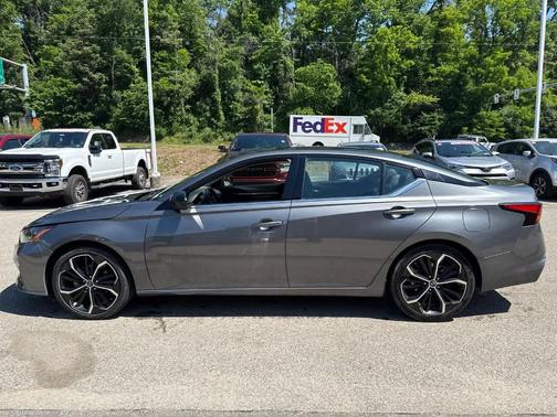 Gun Metallic 2024 Nissan Altima 2.5 SR