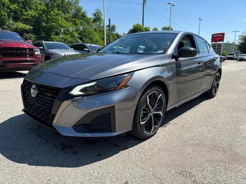 Gun Metallic 2024 Nissan Altima 2.5 SR