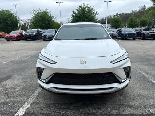 Summit White 2024 Buick Envista Sport Touring