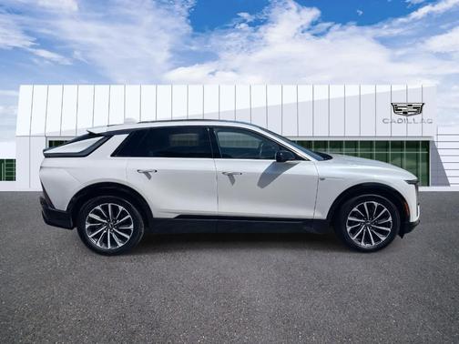 2024 Cadillac LYRIQ Sport