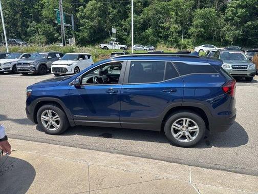 2022 GMC Terrain SLE