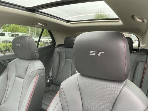 Ebony Twilight Metallic 2023 Buick Envision Essence