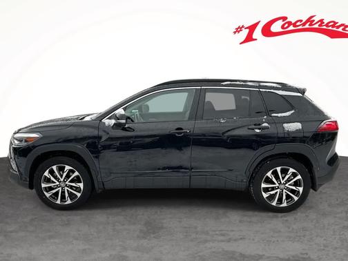 2025 Toyota Corolla Cross XLE