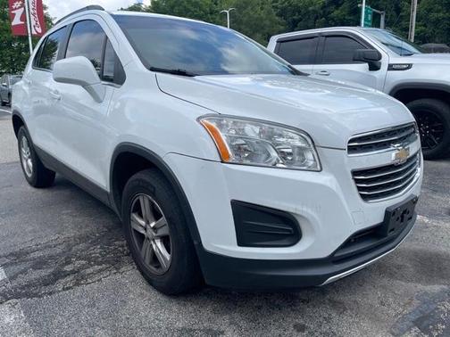 Photo 1 of 3 of 2016 Chevrolet Trax LT