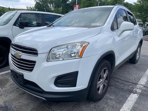 Photo 3 of 3 of 2016 Chevrolet Trax LT