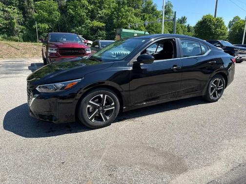 Black 2024 Nissan Sentra SV