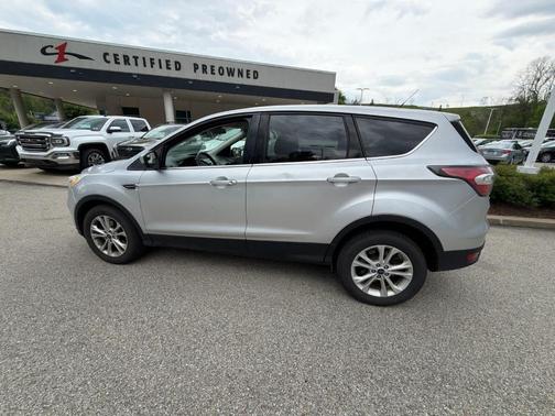 Ingot Silver Metallic 2017 Ford Escape SE