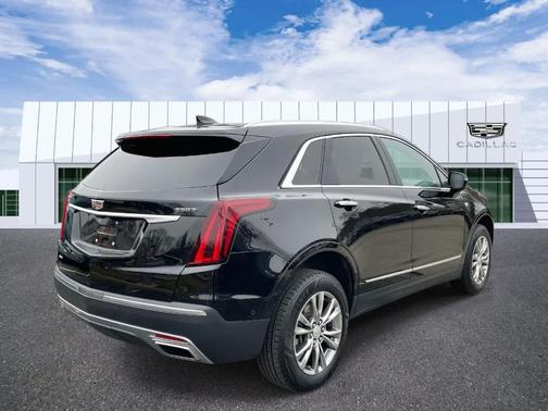 2022 Cadillac XT5 Premium Luxury