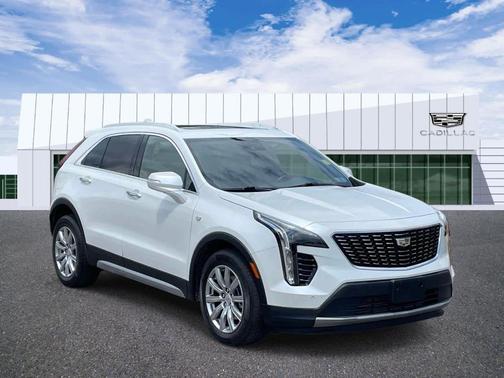 Crystal White Tri-Coat 2023 Cadillac XT4 Premium Luxury