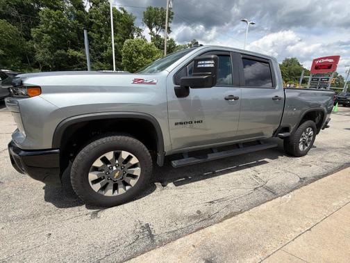 Sterling Gray Metallic 2024 Chevrolet Silverado 2500 Custom