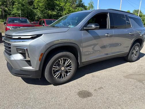 Sterling Gray Metallic 2025 Chevrolet Traverse LT