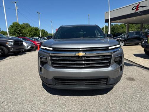 Sterling Gray Metallic 2025 Chevrolet Traverse LT
