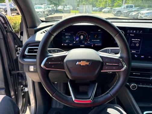 Sterling Gray Metallic 2025 Chevrolet Traverse LT