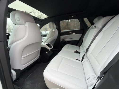 2024 Cadillac LYRIQ Sport