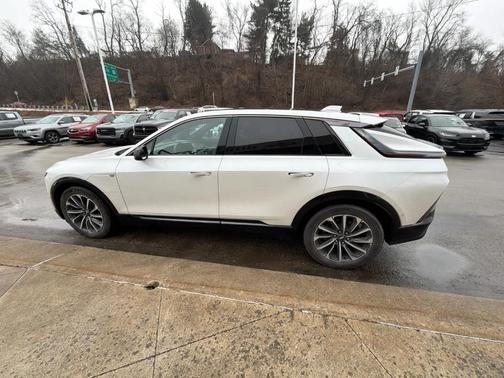 2024 Cadillac LYRIQ Sport