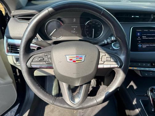2022 Cadillac XT4 Luxury