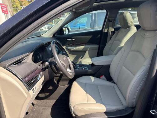 2022 Cadillac XT4 Luxury