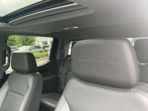 White Frost Tri-Coat 2019 GMC Sierra 1500 Denali