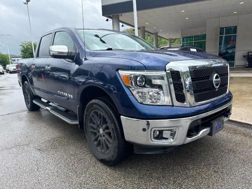 Gray 2018 Nissan Titan SL