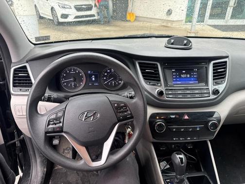 2017 Hyundai TUCSON SE