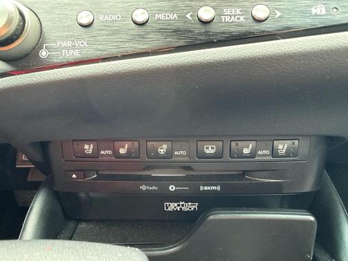 Caviar 2022 Lexus ES 300h Luxury